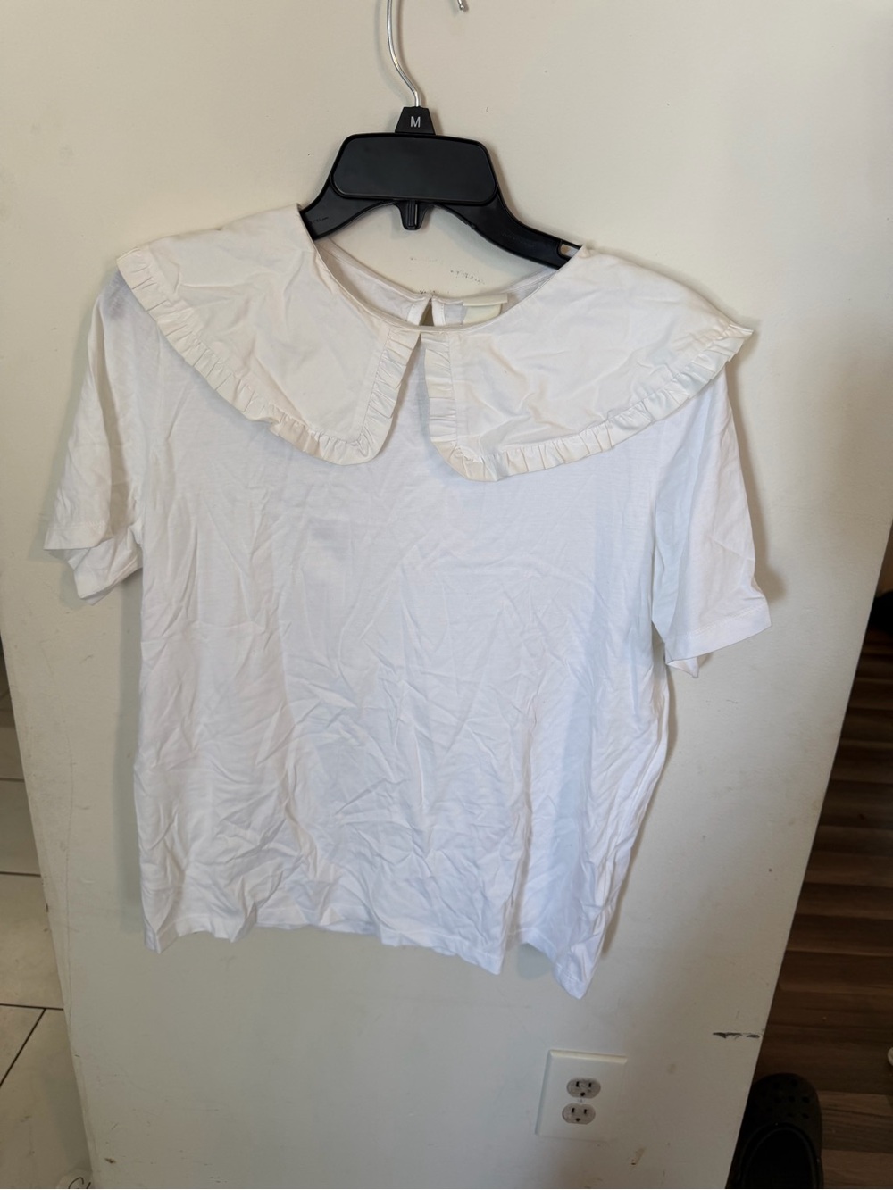 H&M White Short Sleeve Top with Ruffle Peter Pan Collar